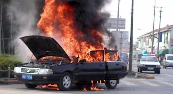 一招教你解决夏天车子暴晒问题,夏天车子暴晒对车子有影响吗