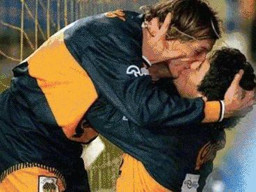 为什么世界杯需要那么多球场,为什么世界杯要选在晚上