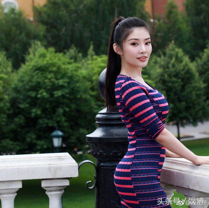 徐冬冬晒出健身照惹争议,徐冬冬高清穿各国足球服组图