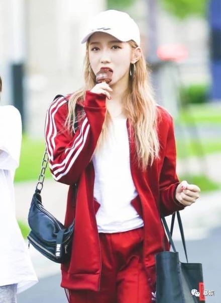 吴宣仪穿a货,吴宣仪杨超越逛街