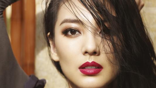 喷雾喷脸越喷越干,喷雾补水越用越干