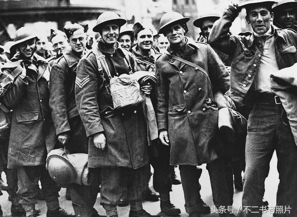 二战德国士兵碰到一战法国士兵,二战英军与德军踢足球