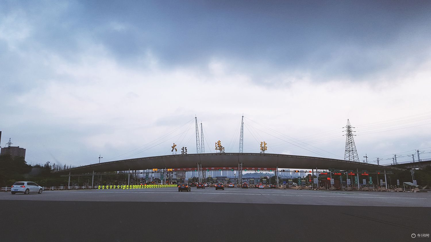 特斯拉modelx旅行,特斯拉modelx100d能跑多少公里