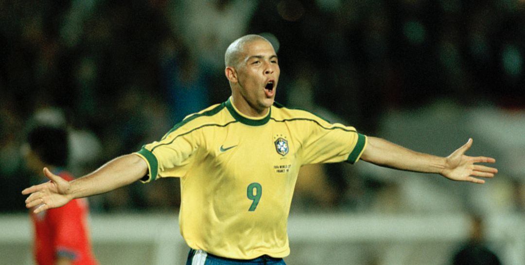 当一个姑娘问你：守门员是不是全队球技最烂的人？该如何回答