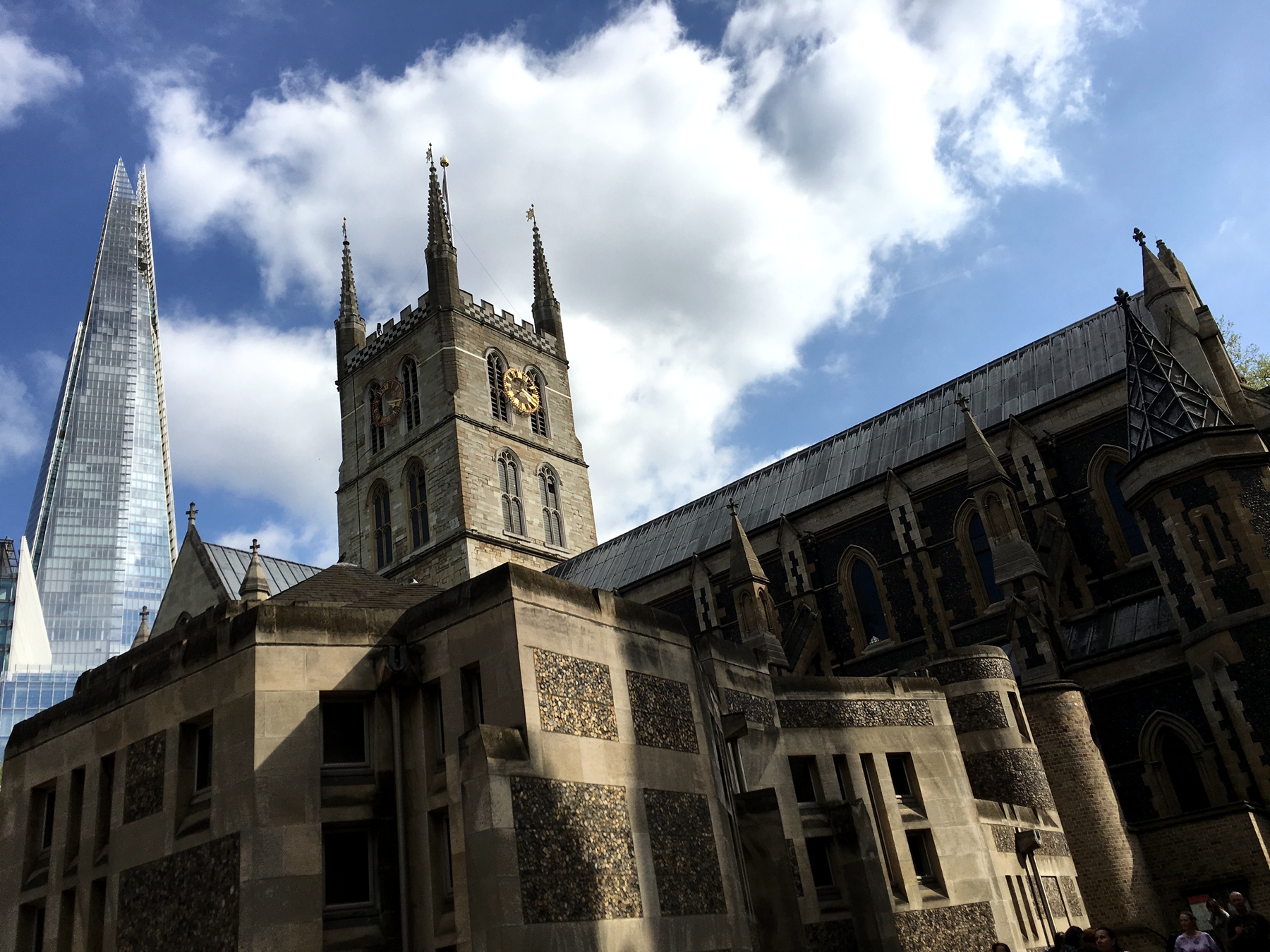 在伦敦和巴黎相约旅行,在伦敦约会