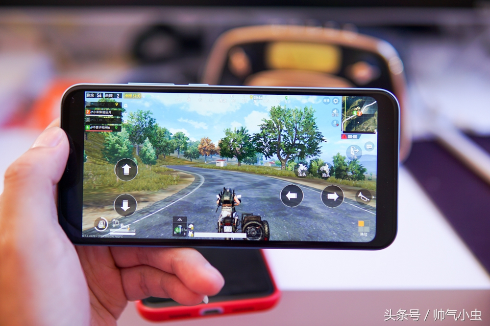 小米红米6pro全面屏手机,红米6pro吃鸡效果