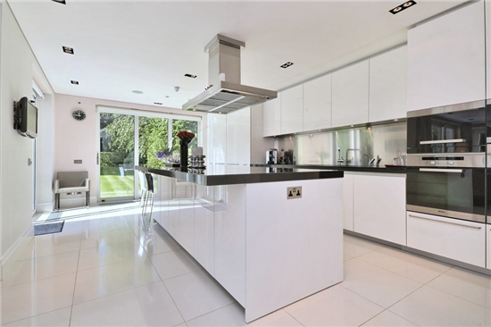 厄齐尔vs迪丽热巴,厄齐尔迪丽热巴