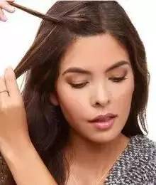 中分烫发怎样扎头发简单好看,烫发后怎么扎好看视频