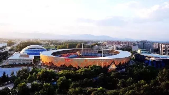 足球世界杯球场,世界杯球场距离多远