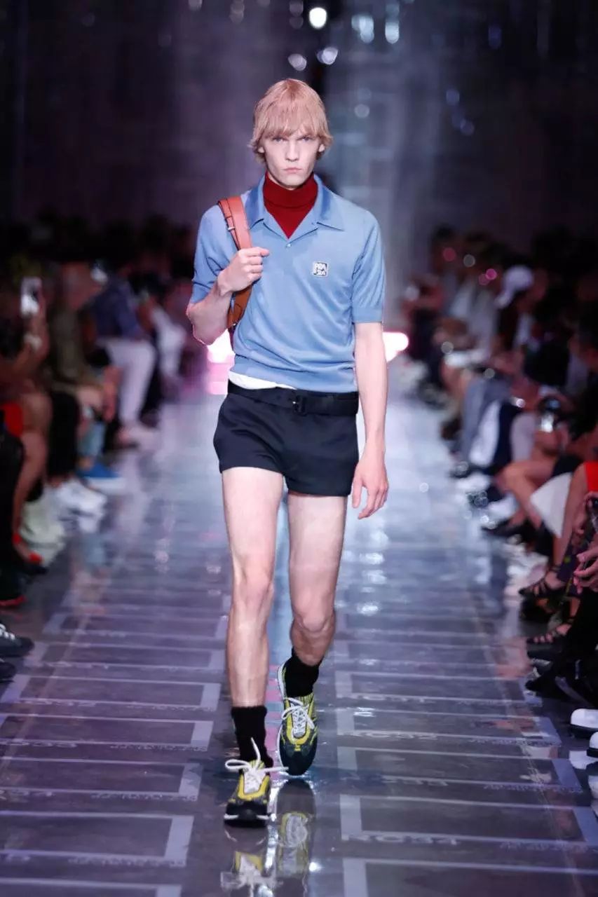 prada鍐嶇敓绯诲垪,prada鎹㈡帉闂ㄤ汉