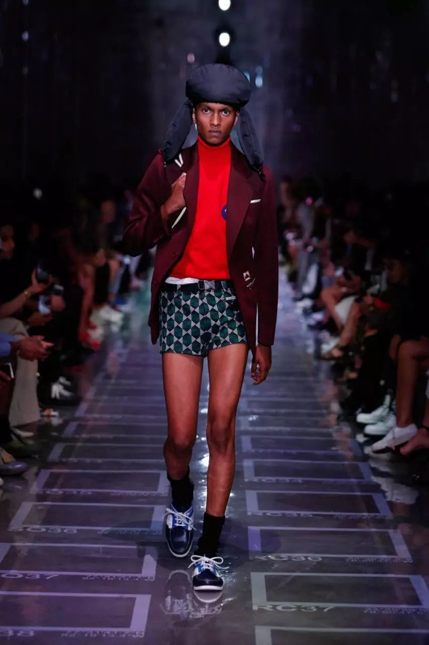 prada鍐嶇敓绯诲垪,prada鎹㈡帉闂ㄤ汉