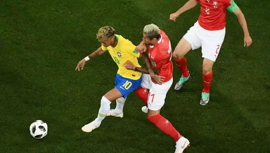 想捧回大力神？你们需要一台科沃兹司职中后卫……