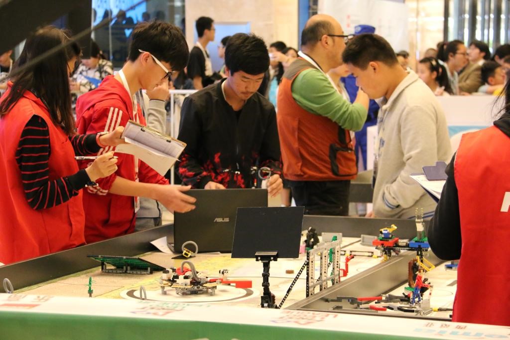 这是一个学校英语怎么写,填空题这是一个什么什么的湖