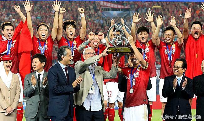 巴西足球世界杯最多的球员,足球巴西队拿了几个世界冠军