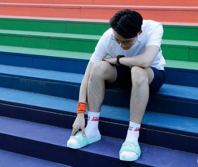 最火十款拖鞋,公认脚感最好的10双拖鞋