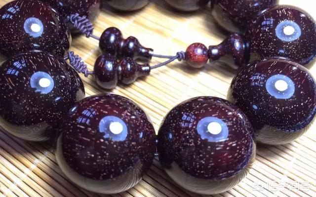 男士戴什么材质手串对身体最好,小叶紫檀手串男士适合戴哪个手