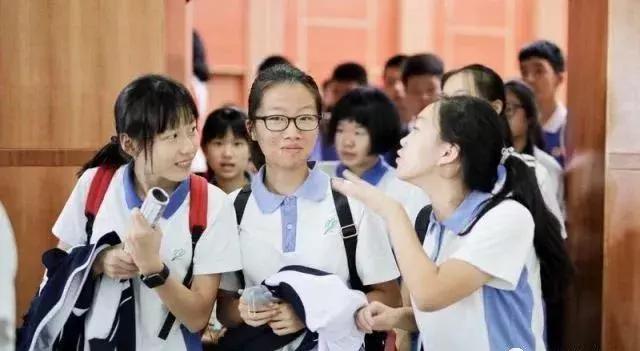 世界杯、游戏成瘾等进入考题，深圳6所高中自主招生面试题出炉