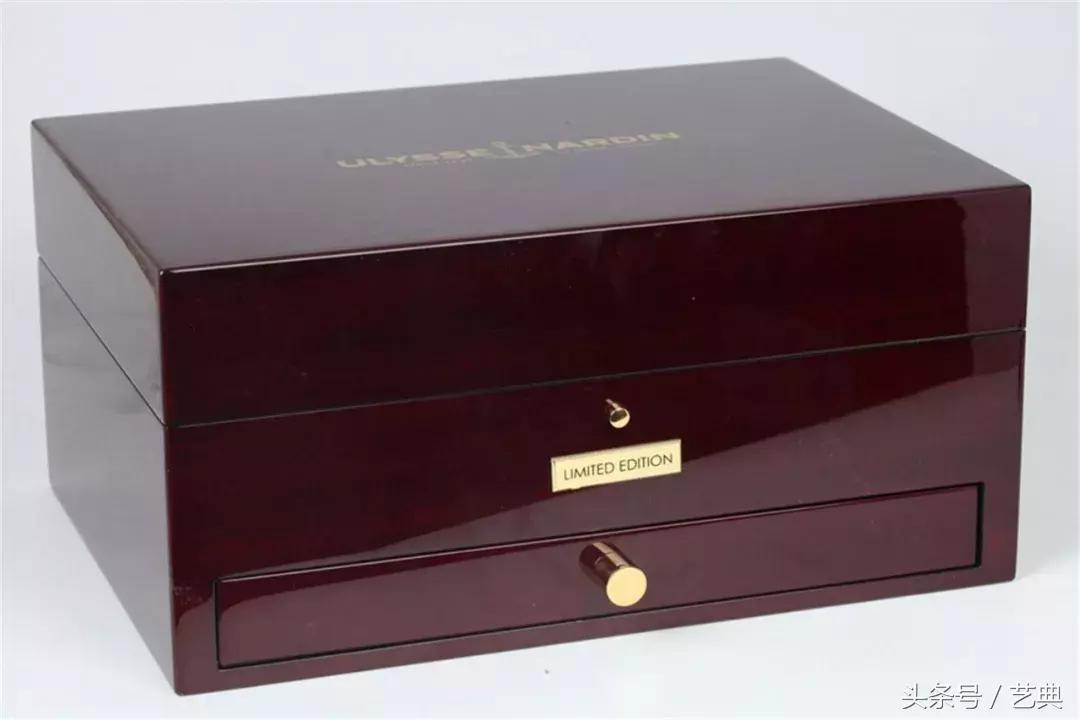 梅西c罗戴袖标,梅西c罗明星赛球衣