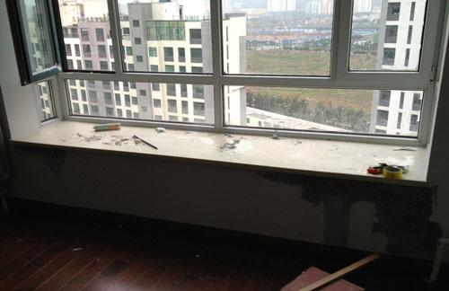 阳台飘窗漏水怎么处理,下雨天阳台漏水补漏最佳方法