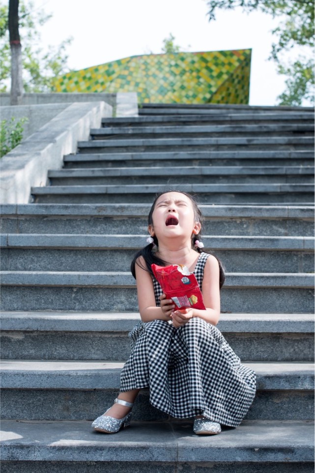 c罗哭着退场梅西夺冠,梅西c罗离开五大联赛青春谢幕