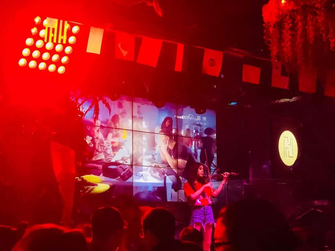 内马尔巴黎圣日耳曼签名球衣,内马尔巴黎包厢