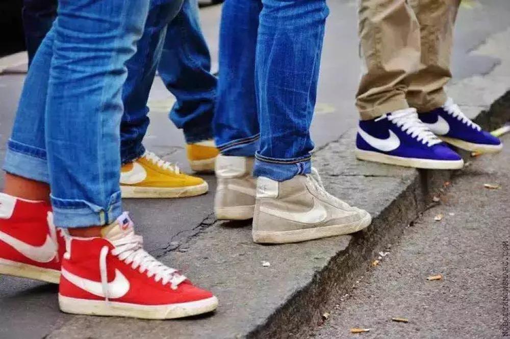 几百块的板鞋，但也是各大品牌的联名宠儿