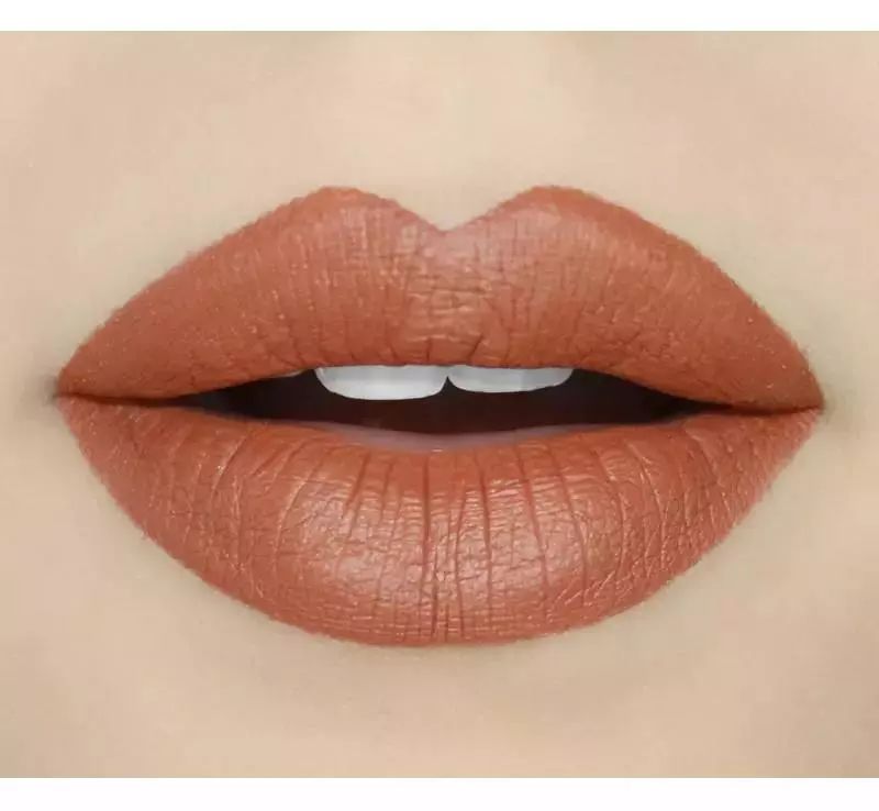 唇釉口红两支,唇釉和口红收纳一大堆