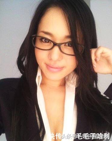 苍老师晒真空照被网友质疑下垂?苍老师的回复亮了!