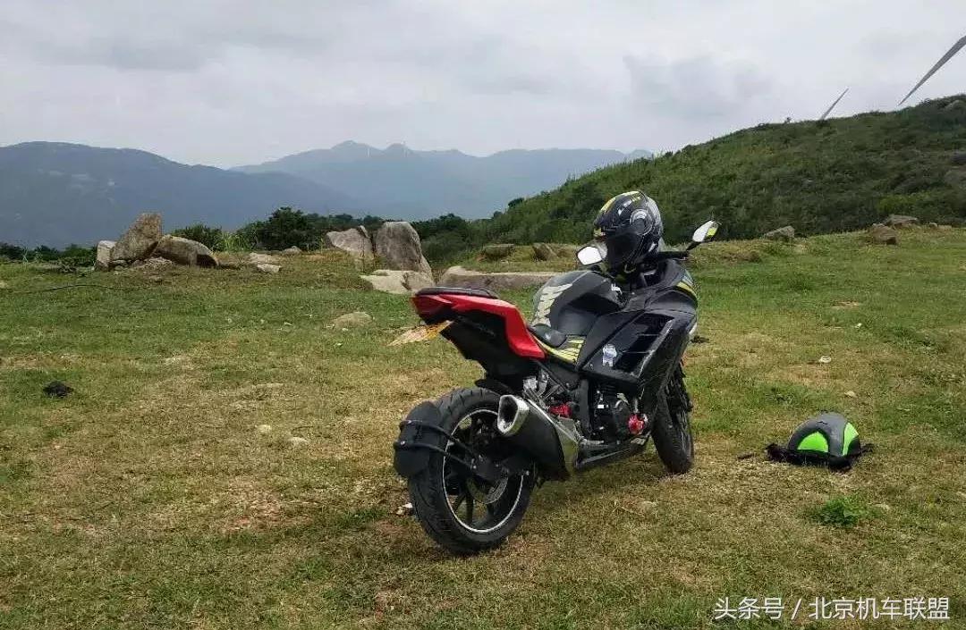 鎽╁弸鍏矾涓婂睍绀烘懇鎵樿溅甯呮皵鍗佽冻,鎽╁弸楠戣缇庢櫙瑙嗛