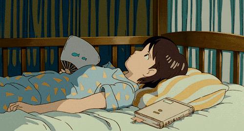 什么面料夏天穿最舒服不沾灰,睡衣光滑不粘毛面料