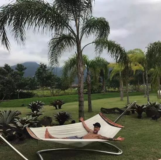 梅西内马尔和c罗能成为朋友吗,c罗内马尔梅西他们靠什么沟通