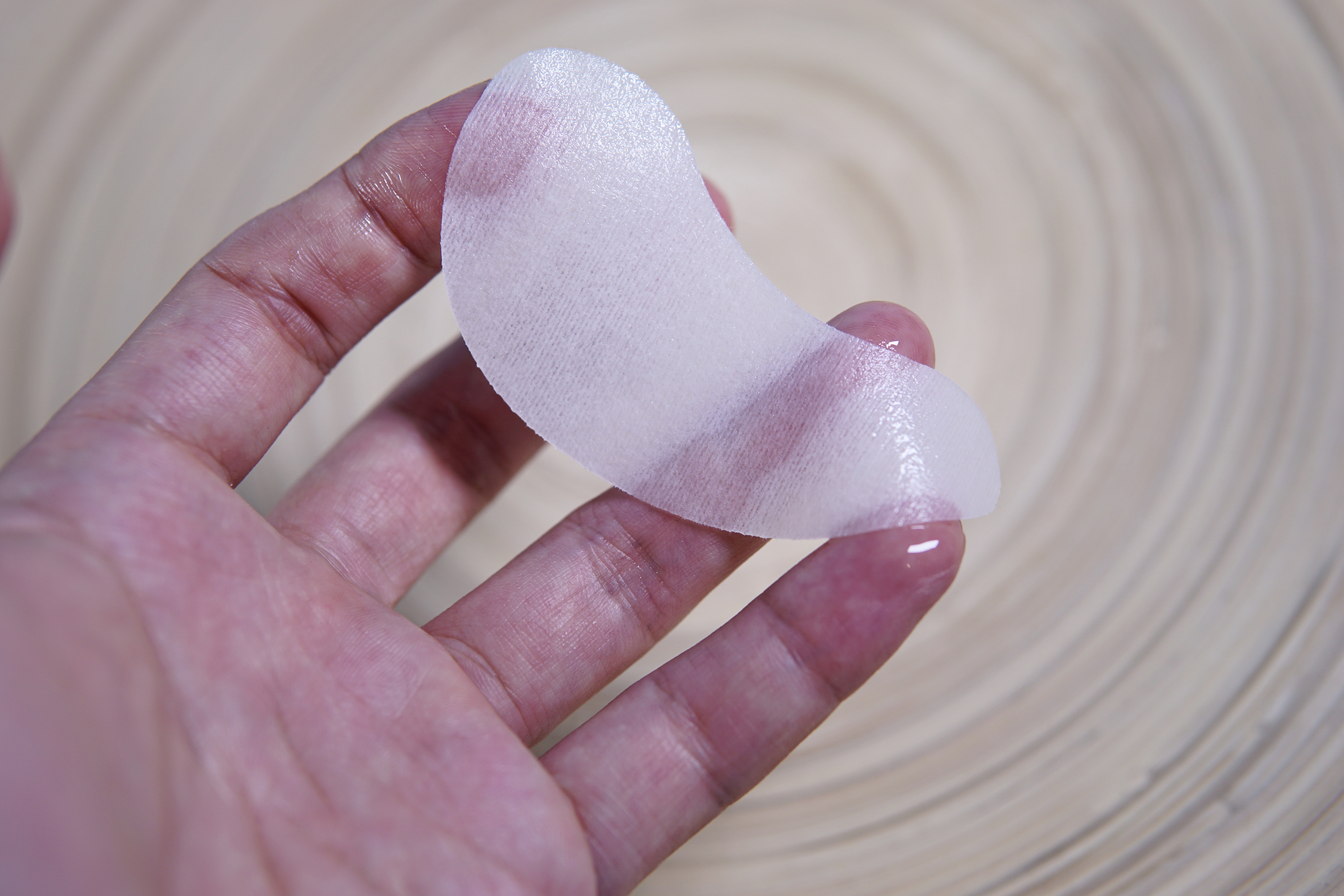 用了眼膜黑眼圈更重了,用了好多眼膜眼睛周围还是好干