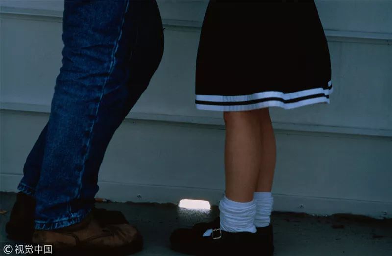 七旬翁猥亵俩女童获刑14月