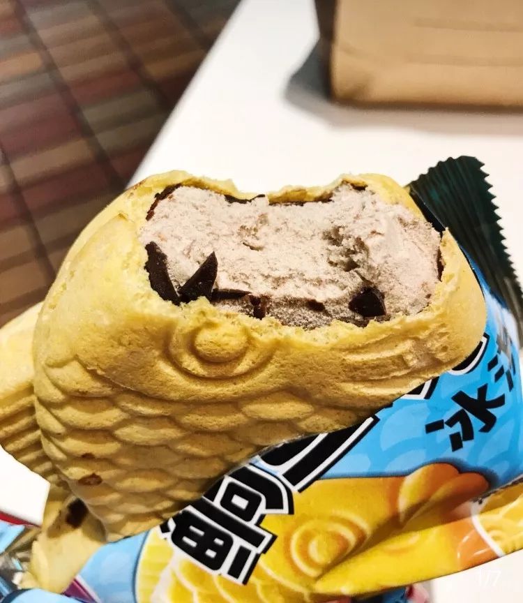 16款网红冰淇淋C位出道，楼下全家、罗森、7-11、喜士多都有卖！