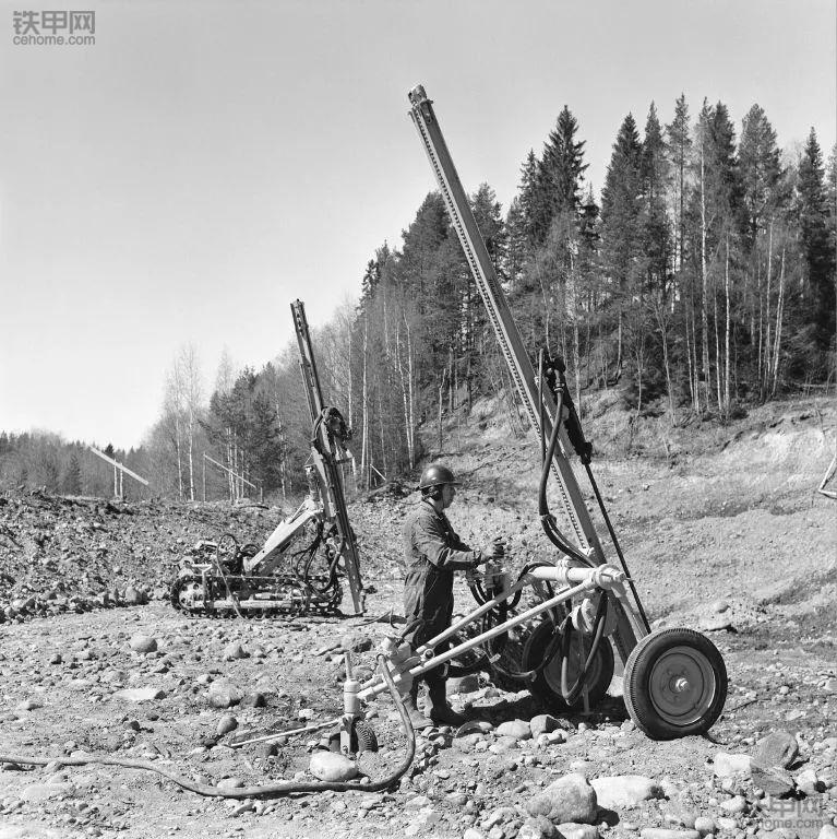 安百拓凿岩台车深度怎么设置,安百拓采矿法