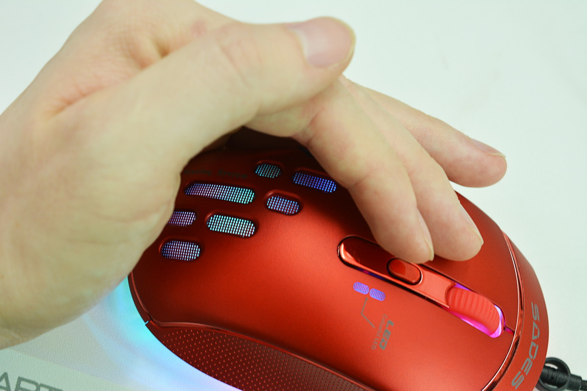 国产大玩个性，分分钟玩懂赛德斯飞鱼游戏鼠标