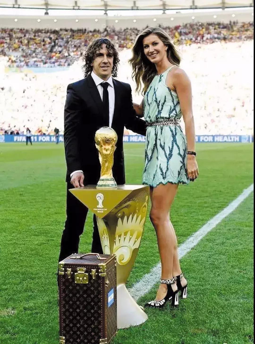 足球的艺术小说,足球的艺术扑救