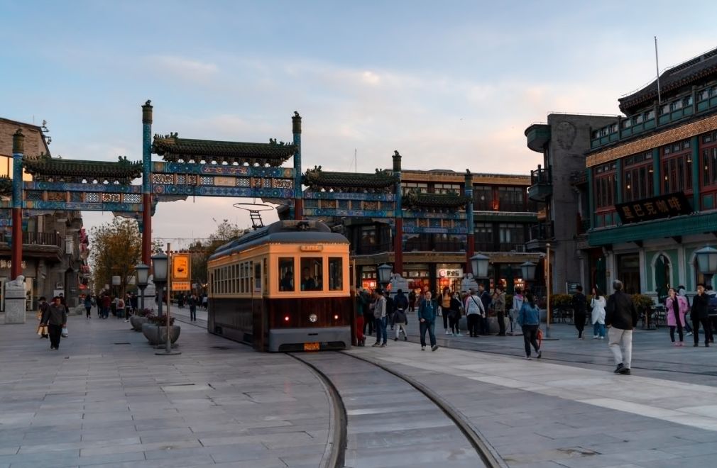 国际设计师们排队只为买这一块泥？在北京见着TA，都得叫“爷”！