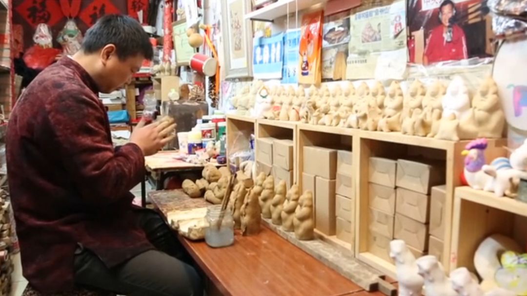 国际设计师们排队只为买这一块泥？在北京见着TA，都得叫“爷”！