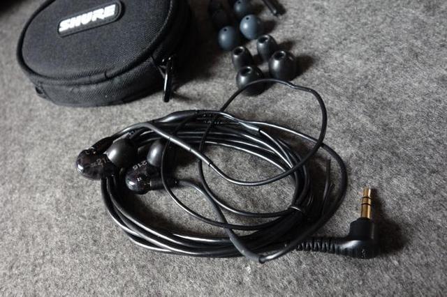 舒尔se215耳塞 (舒尔se215怎么测评)