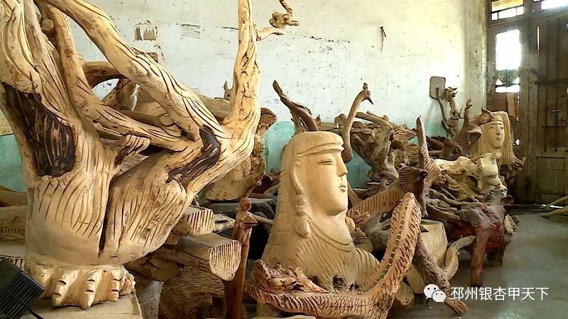 10年雕出百件根雕作品,78岁老翁痴迷根雕18年成美术大师