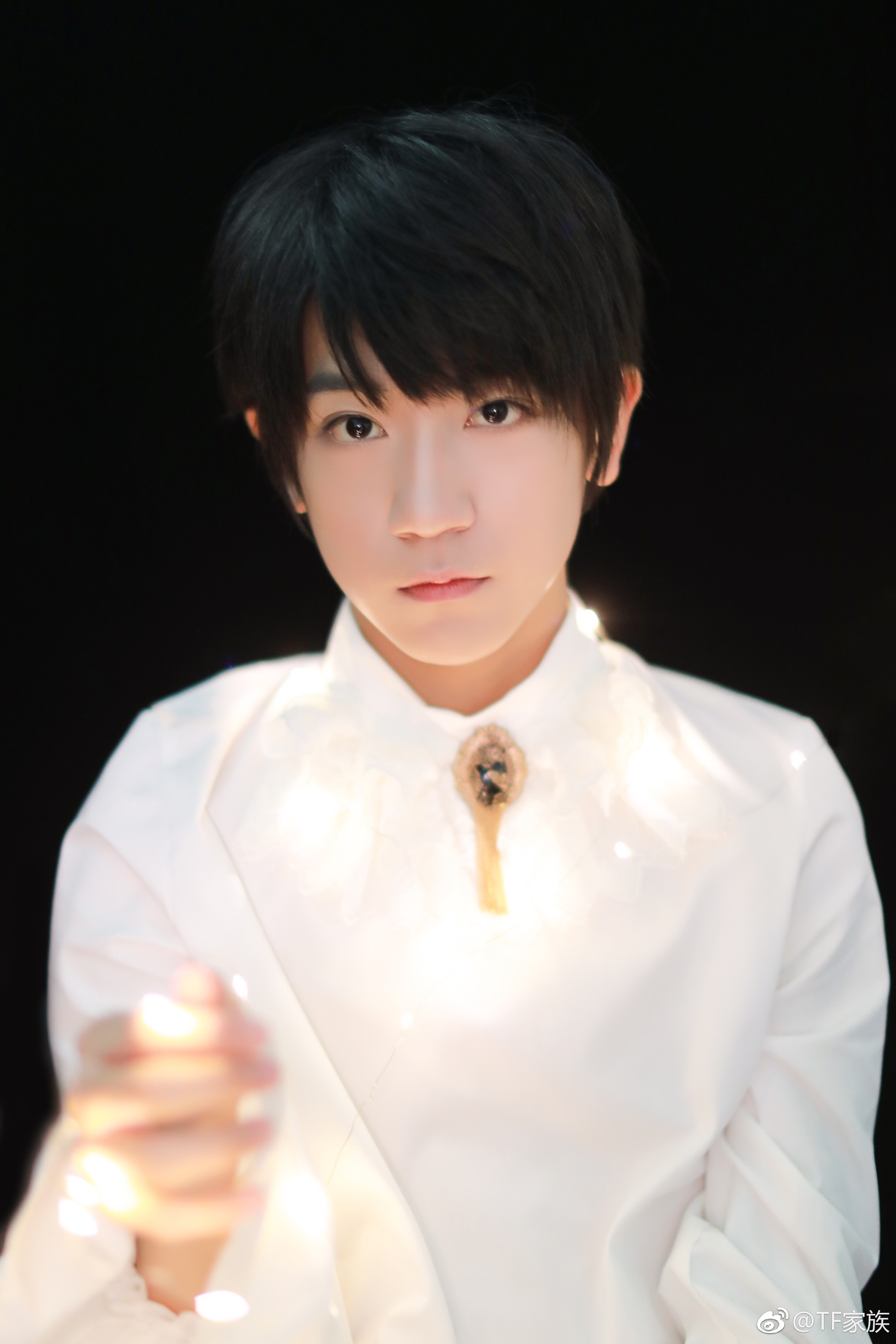 tf瀹舵棌涓変唬璇勪环鏄撶儕鍗冪幒,tfboys涓轰粈涔堝彧鏈夋槗鐑婂崈鐜哄彂灞曞ソ