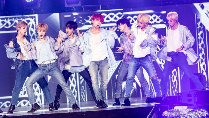 6大人气韩团中国台湾开唱，防弹少年团自制手幅献粉丝超暖心！