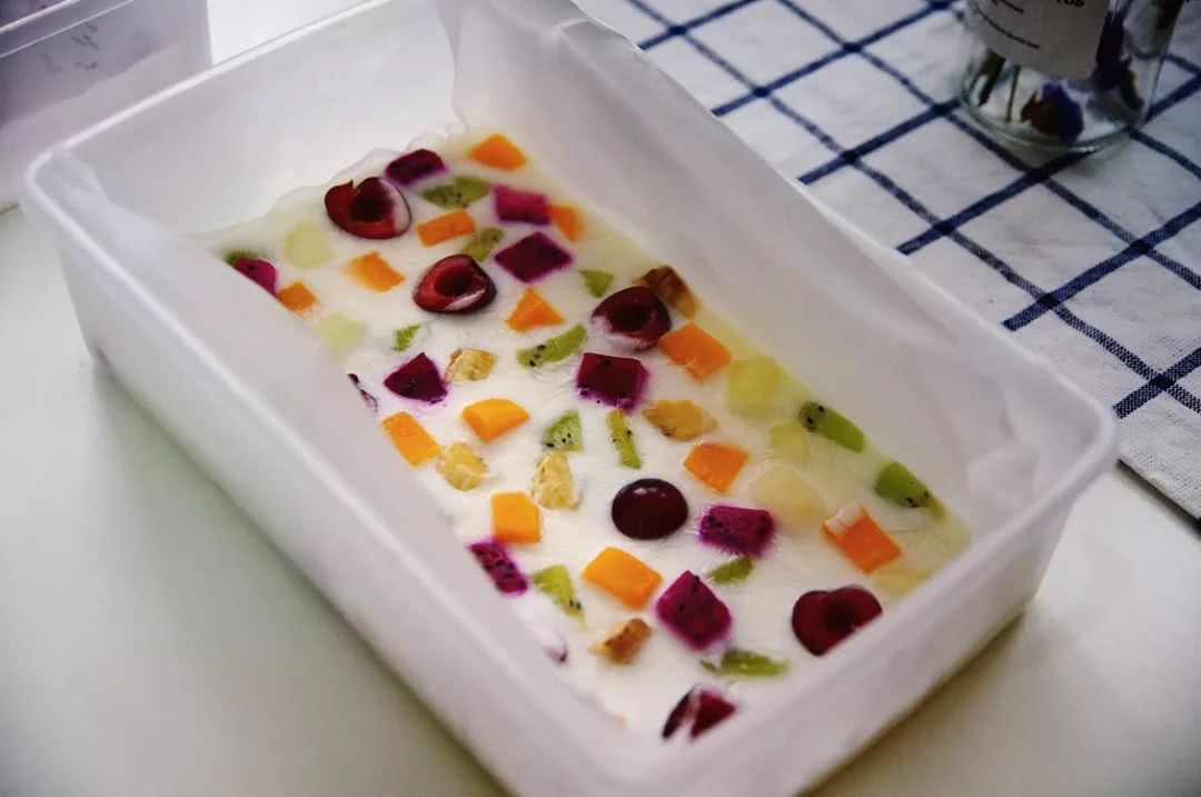 人气火爆的炒酸奶,适合孩子制作的炒酸奶