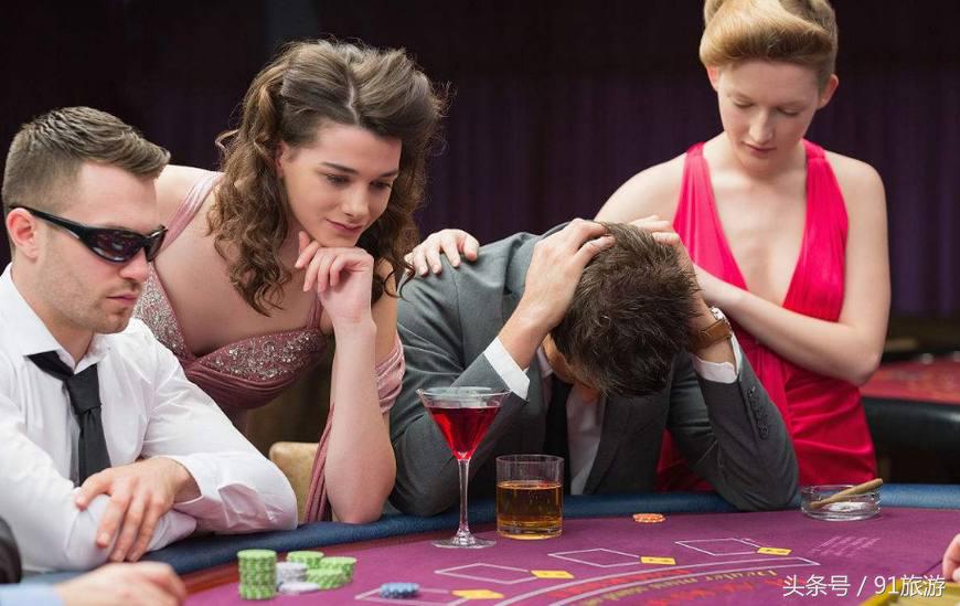 旅客眼中的澳门：豪华奢侈的*场赌**，以泪洗面的赌徒