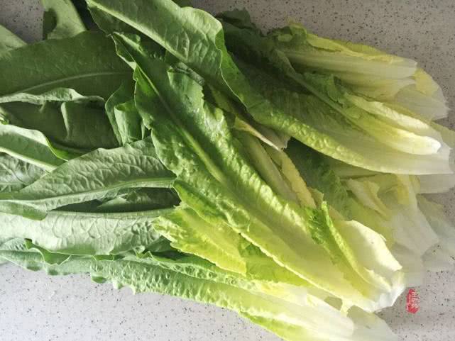 莴笋叶晒干制作方法,莴笋叶别再扔了这样做开胃菜