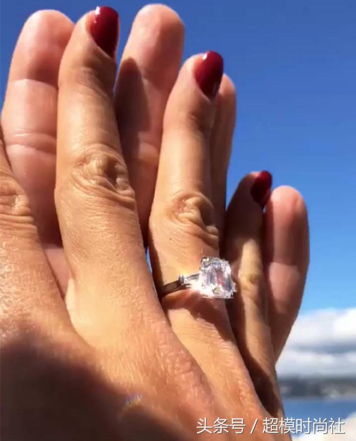 性感*弹炸**将为人妻方形巨钻闪瞎眼