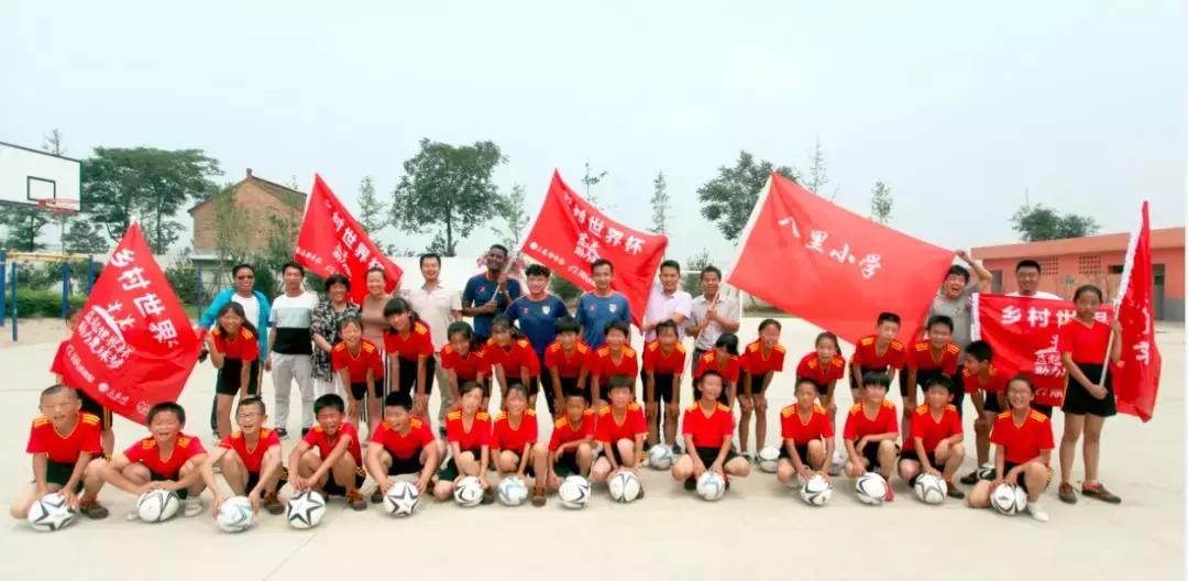 和梅西一起踢球是什么感觉,和梅西踢的一个老将