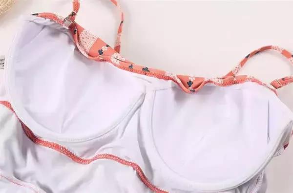 穿了泳衣下水就不会下沉吗,穿泳衣要穿怎样的内衣