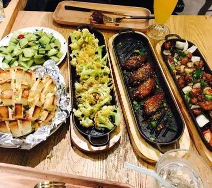 青岛高新区可以看球的餐厅,青岛专门看球的餐厅